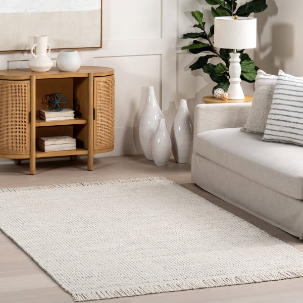 Abigail Solid Wool Fringed Rug | Ivory Hot on Sale